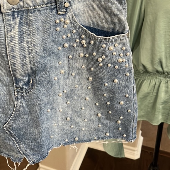 Toni denim with pearls high waisted mini skirt Size L/ 30” - Picture 10 of 17